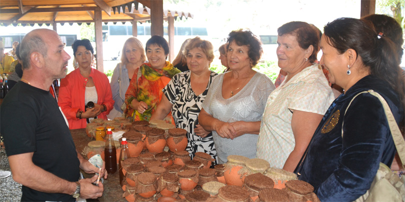 Медовый двор