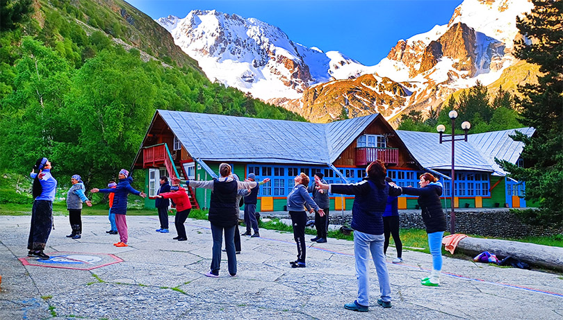 Утренние занятия в альплагере "Уллу-Тау"
